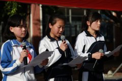 開學(xué)典禮有創(chuàng)意，教師學(xué)生唱主角