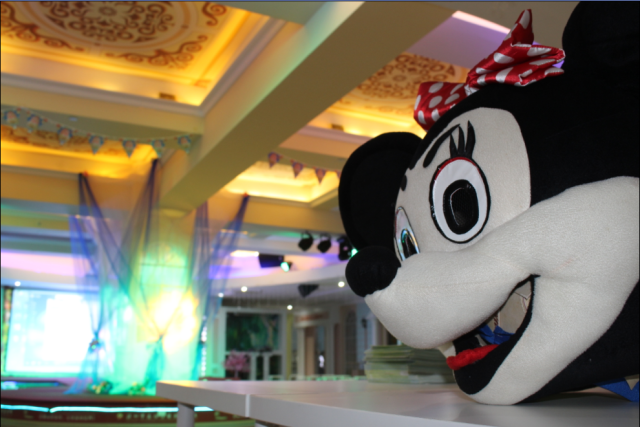 我們今天高高興興，爸爸媽媽請把我留下！