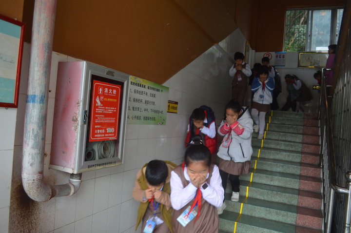 關(guān)注消防安全  珍惜生命價值——標尚學校舉行消防安全緊急疏散演練