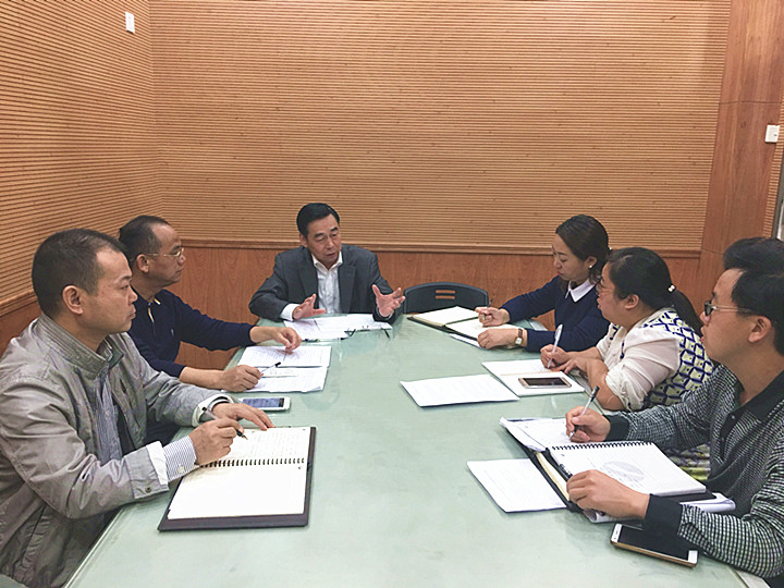 校長(zhǎng)掛帥，齊抓共管防“校園欺凌”——深圳市龍華中英文實(shí)驗(yàn)學(xué)校召開(kāi)校園欺凌專(zhuān)項(xiàng)工作會(huì)議