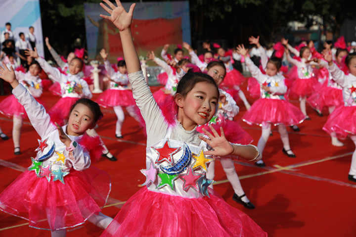 精彩中英文，秀出你我他——深圳市龍華中英文實(shí)驗(yàn)學(xué)校第18屆素質(zhì)教育成果展示活動(dòng)品質(zhì)再提升