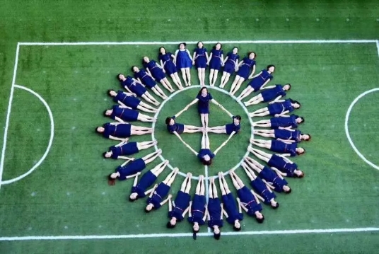 《感恩師愛》——碧水龍庭幼兒園教師節(jié)慶?；顒? title=