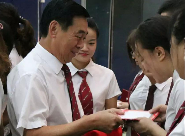 人勤效率高，和衷氣象新，龍華中英文實(shí)驗(yàn)學(xué)校新學(xué)期開學(xué)井然有序