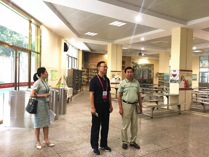 責任督學來校督導，美好教育再添助力——龍華區(qū)中小學第六責任區(qū)督學一行5人來我校進行督導檢查