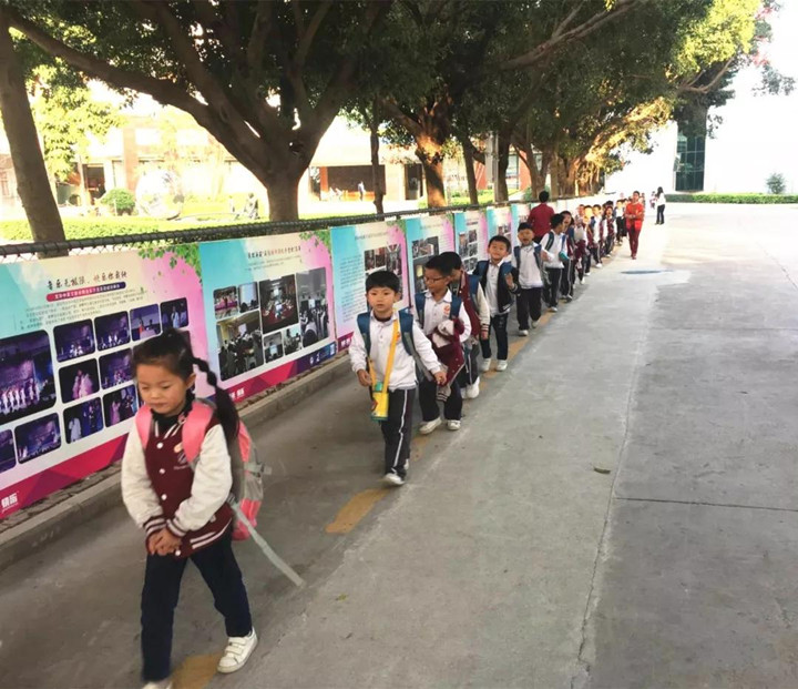 守滿園芳菲，護(hù)一校平安——學(xué)校師生家長值日工作略影