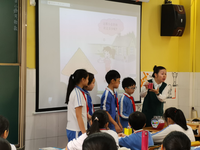 任務(wù)驅(qū)動(dòng)學(xué)習(xí)，落實(shí)核心素養(yǎng) ——小學(xué)部數(shù)學(xué)組教研活動(dòng)報(bào)道