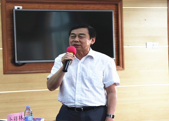 專家引領(lǐng)，以研促教，促進(jìn)學(xué)校優(yōu)質(zhì)發(fā)展——我校區(qū)級(jí)三項(xiàng)課題開題暨一項(xiàng)課題結(jié)題報(bào)告會(huì)如期舉行